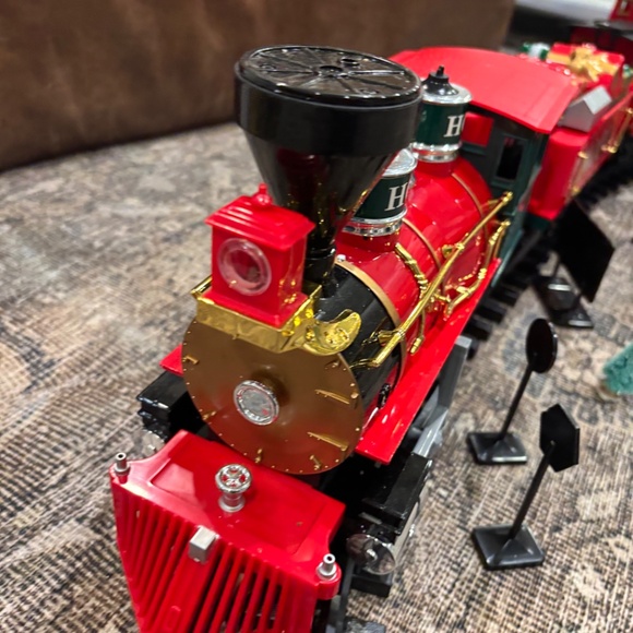 Lionel G Gauge HOLIDAY TRAIN Set COMPLETE 62134 WORKS GREAT - Picture 7 of 11